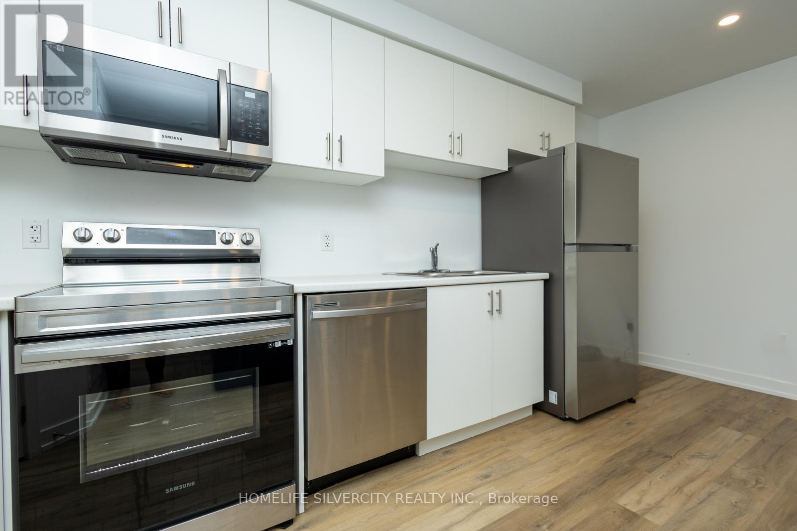 211 - 4263 Fourth Avenue, Niagara Falls, Ontario  L2E 0C2 - Photo 9 - X12138125