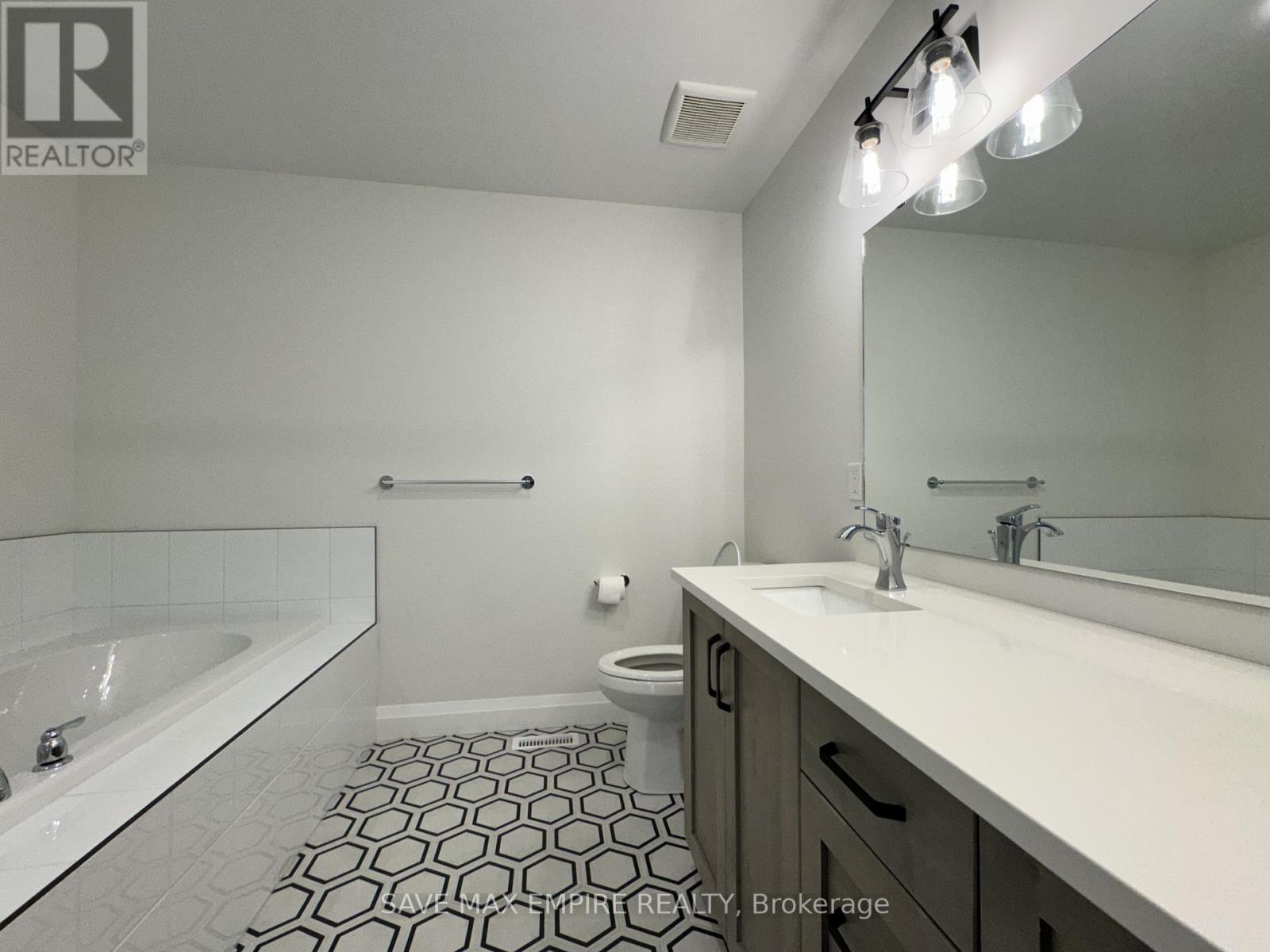 53 Keba Crescent, Tillsonburg, Ontario  N4G 0K9 - Photo 16 - X12138145