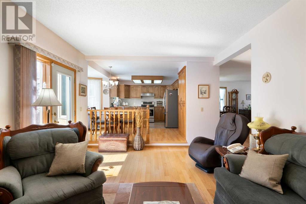 1377 Shawnee Road Sw, Calgary, Alberta  T2Y 2T1 - Photo 12 - A2214331