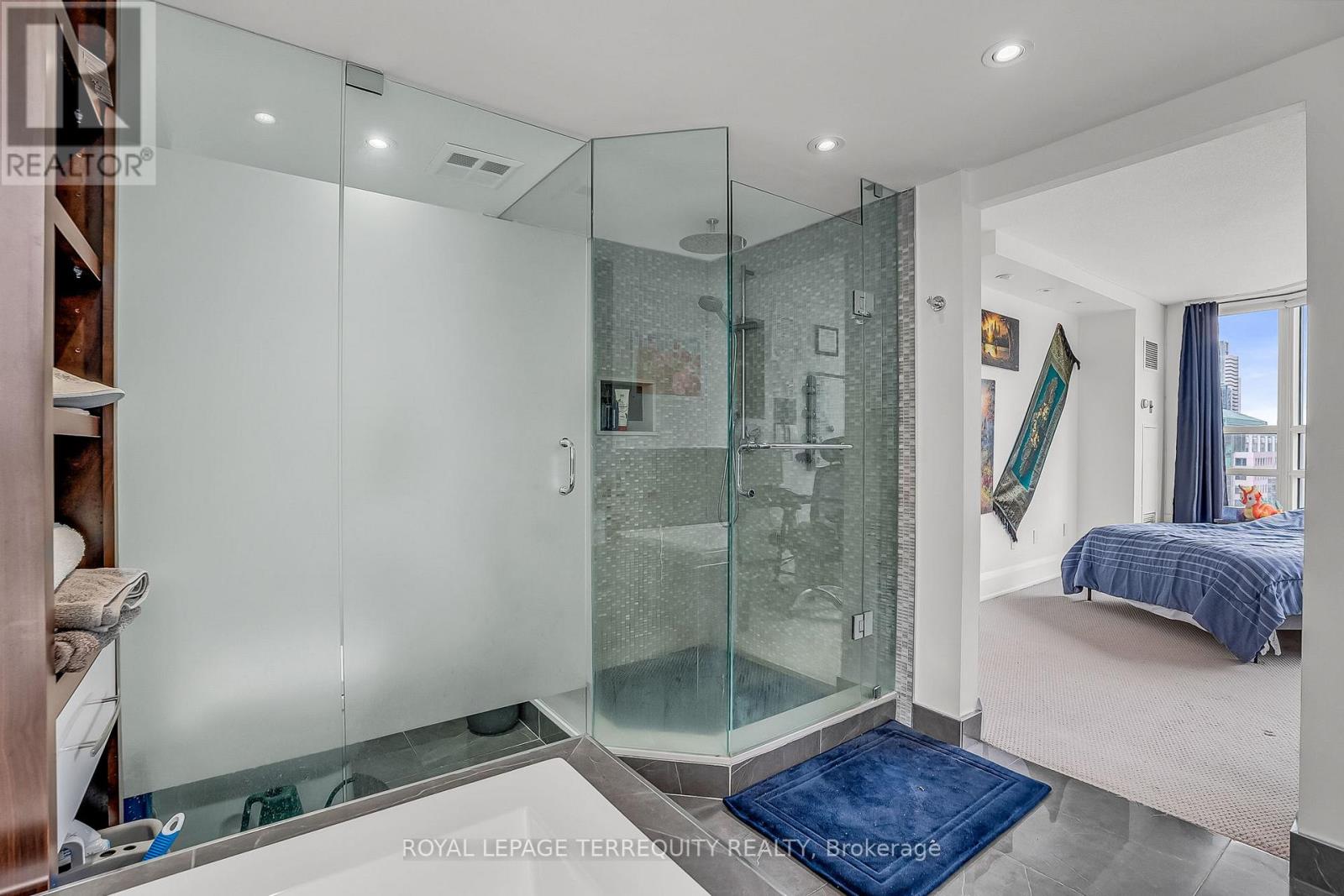 2103 - 71 Simcoe Street, Toronto, Ontario  M5J 2S9 - Photo 18 - C12135535