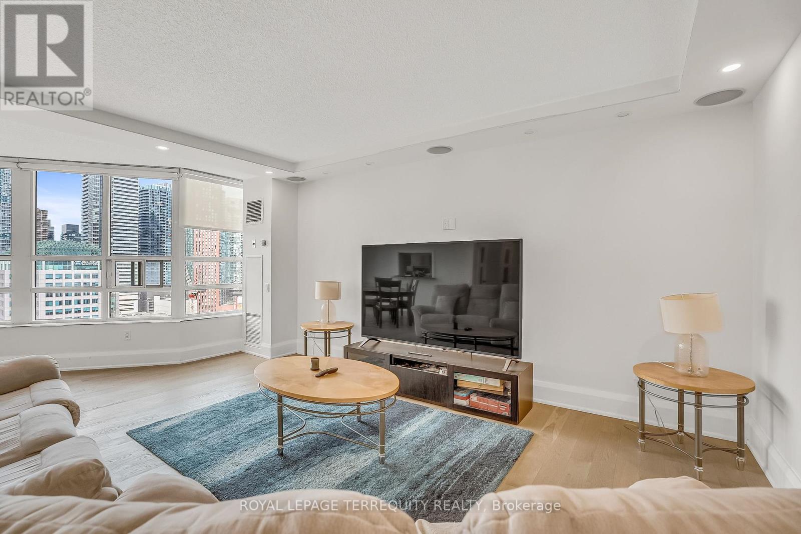 2103 - 71 Simcoe Street, Toronto, Ontario  M5J 2S9 - Photo 5 - C12135535