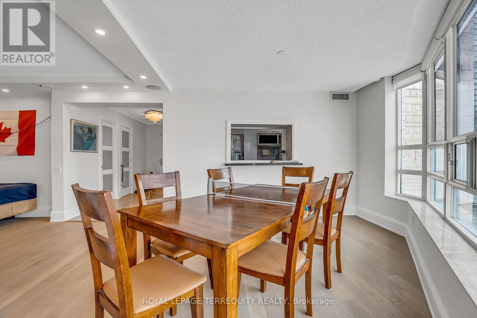 2103 - 71 Simcoe Street, Toronto, Ontario  M5J 2S9 - Photo 6 - C12135535