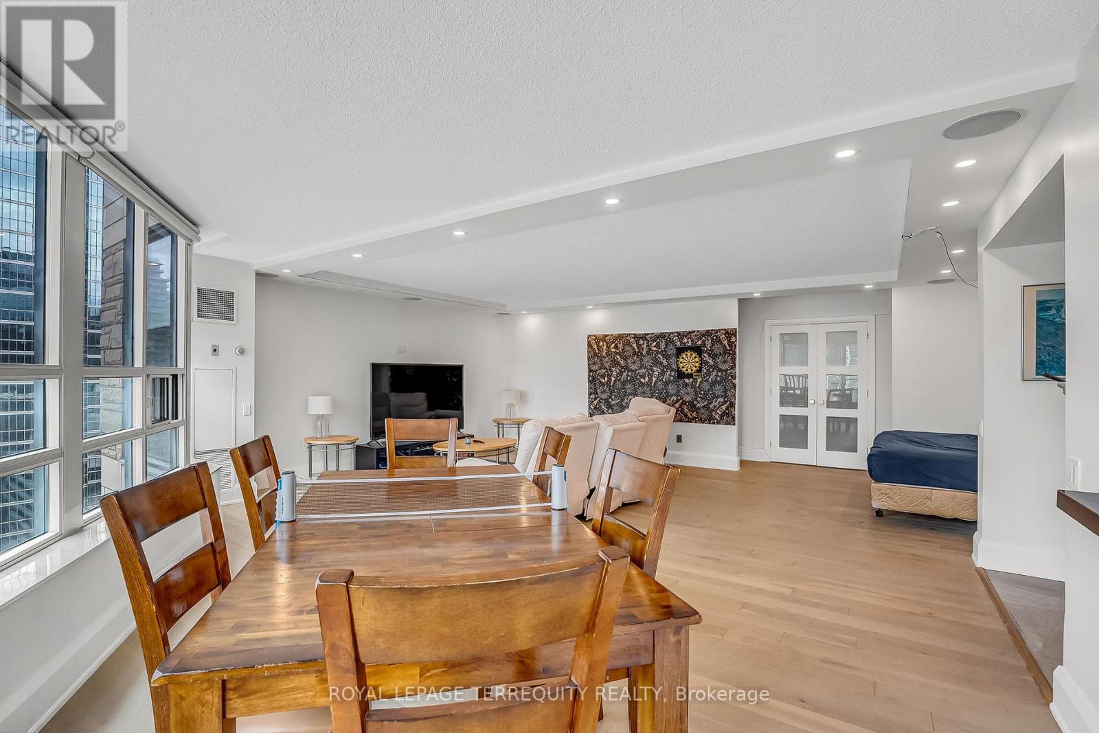 2103 - 71 Simcoe Street, Toronto, Ontario  M5J 2S9 - Photo 9 - C12135535