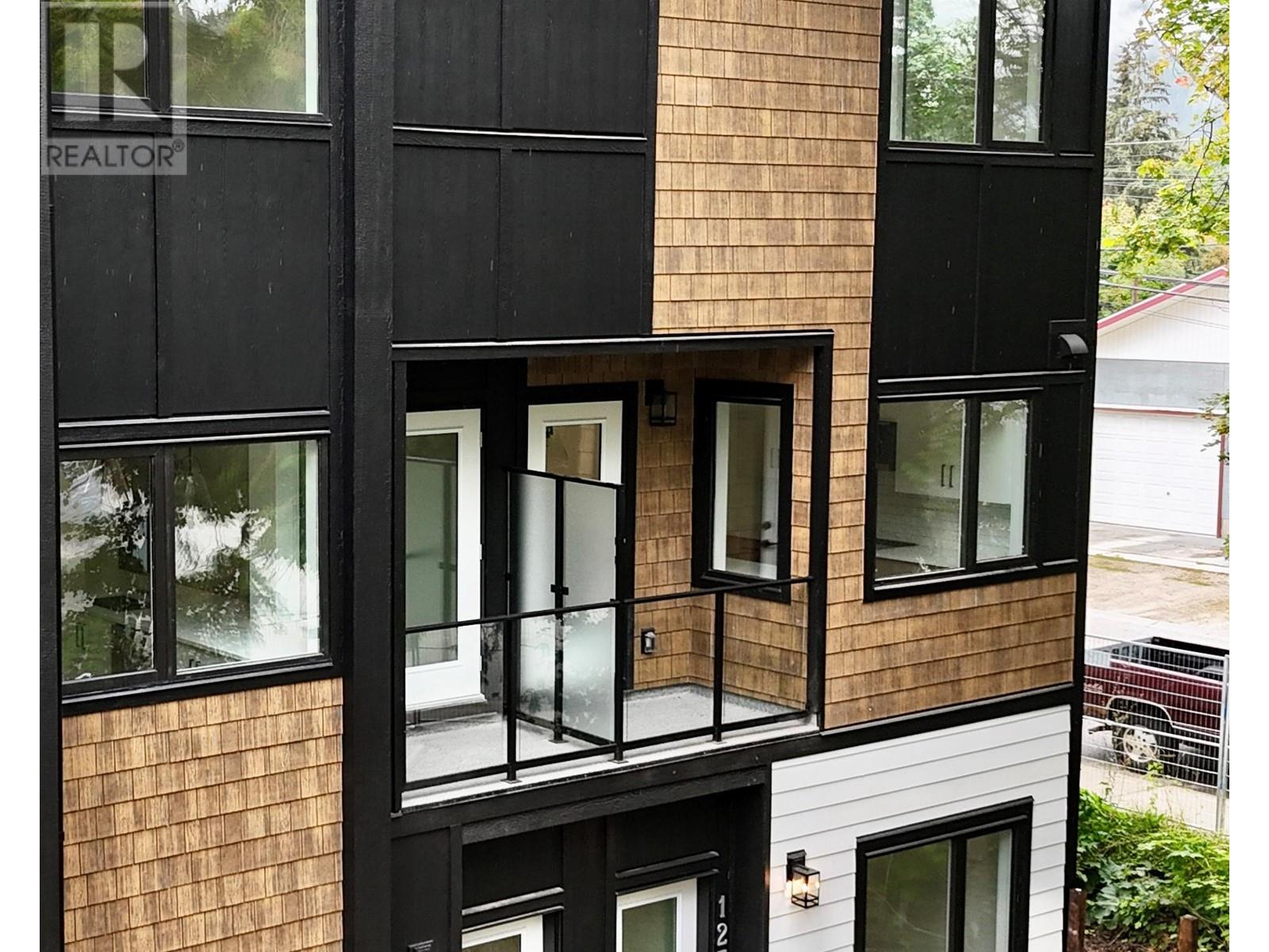 1208 Douglas Street W, Revelstoke, British Columbia