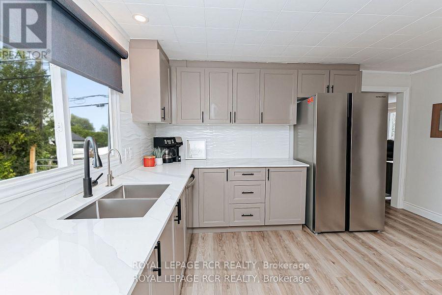 1526 Houston Avenue, Innisfil, Ontario  L9S 4M7 - Photo 7 - N12136566