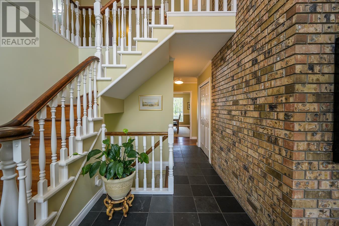5542 Murray Place, Prince George, British Columbia  V2N 3P4 - Photo 3 - R3000780