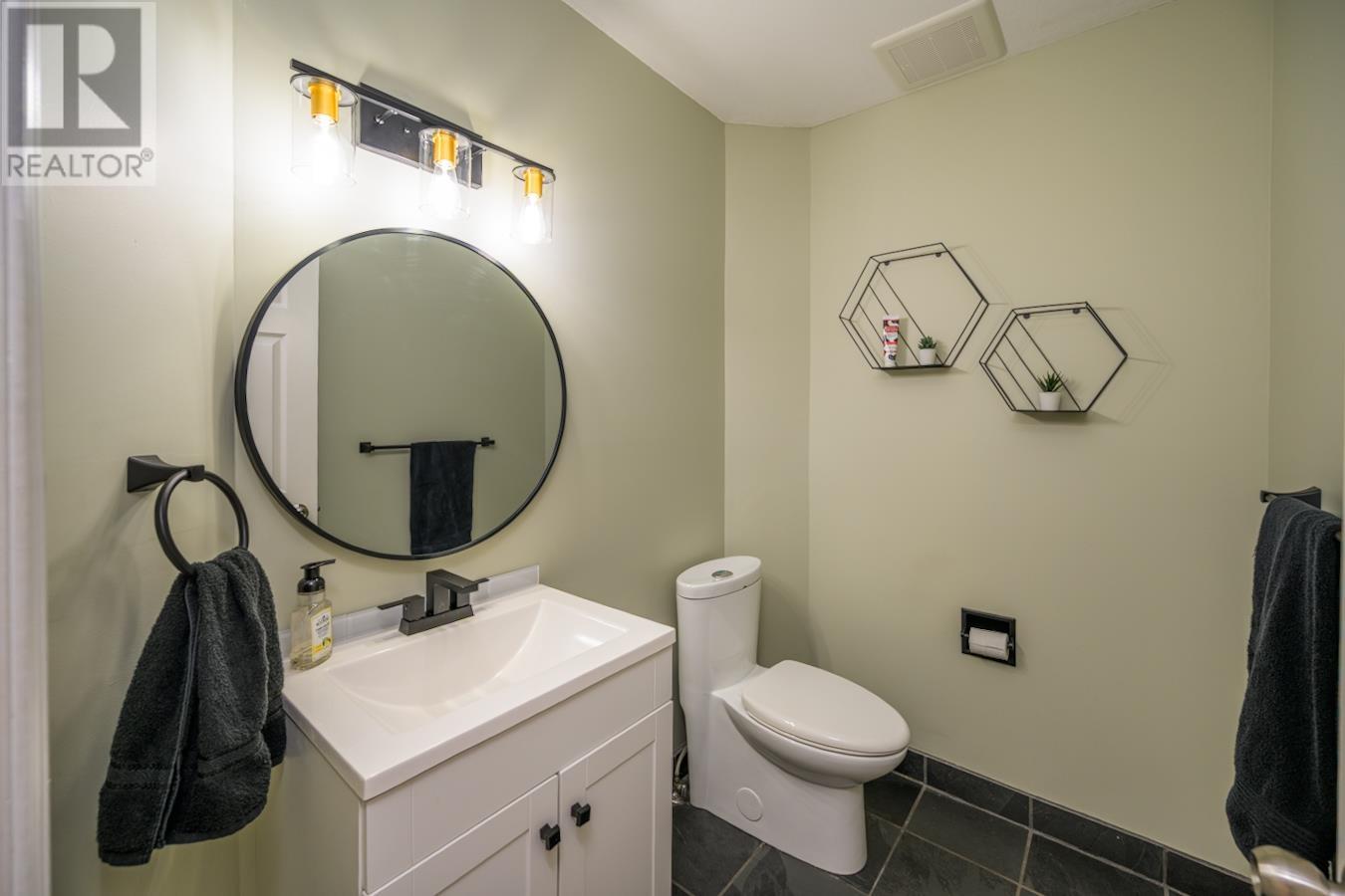 5542 Murray Place, Prince George, British Columbia  V2N 3P4 - Photo 9 - R3000780