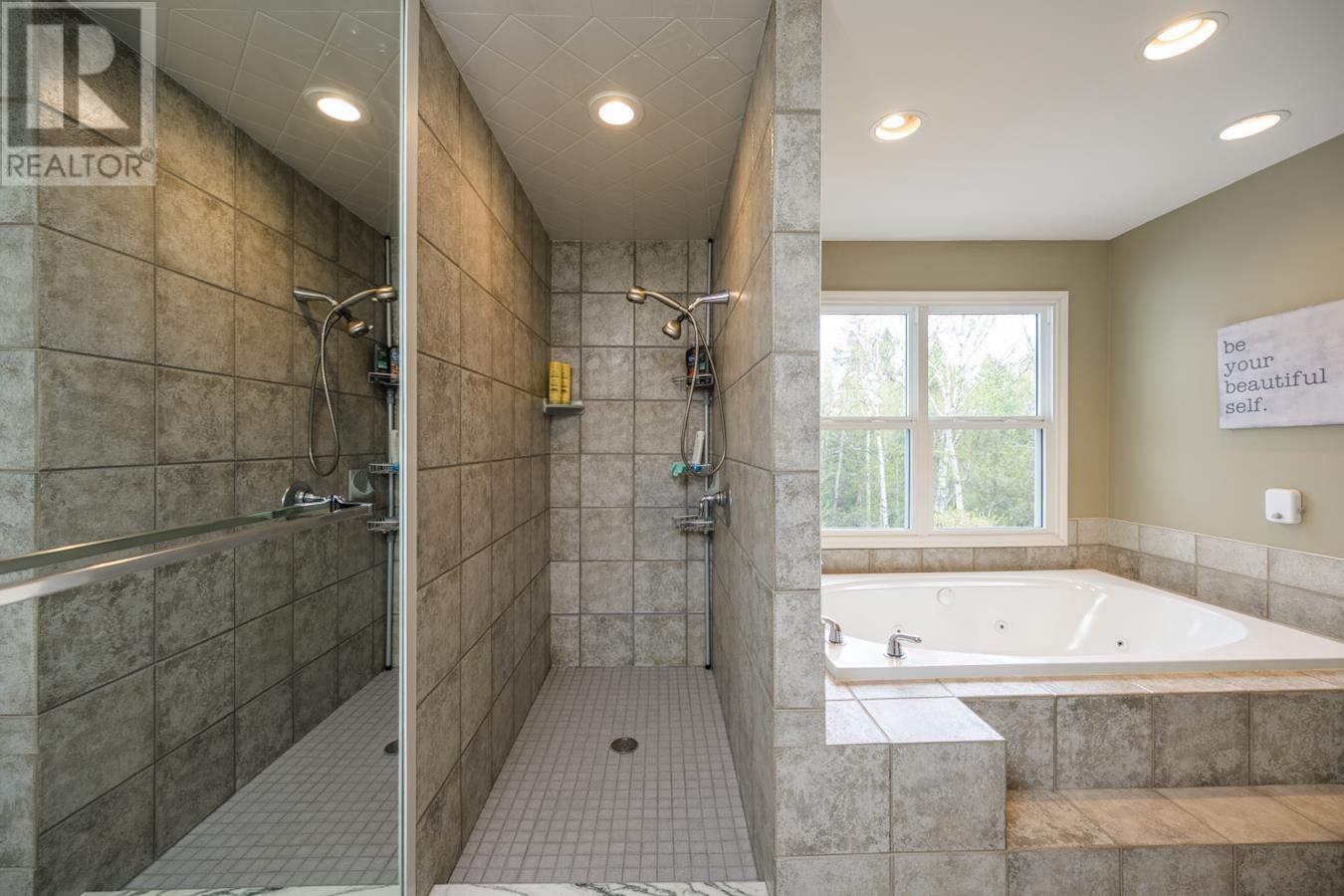 5542 Murray Place, Prince George, British Columbia  V2N 3P4 - Photo 28 - R3000780