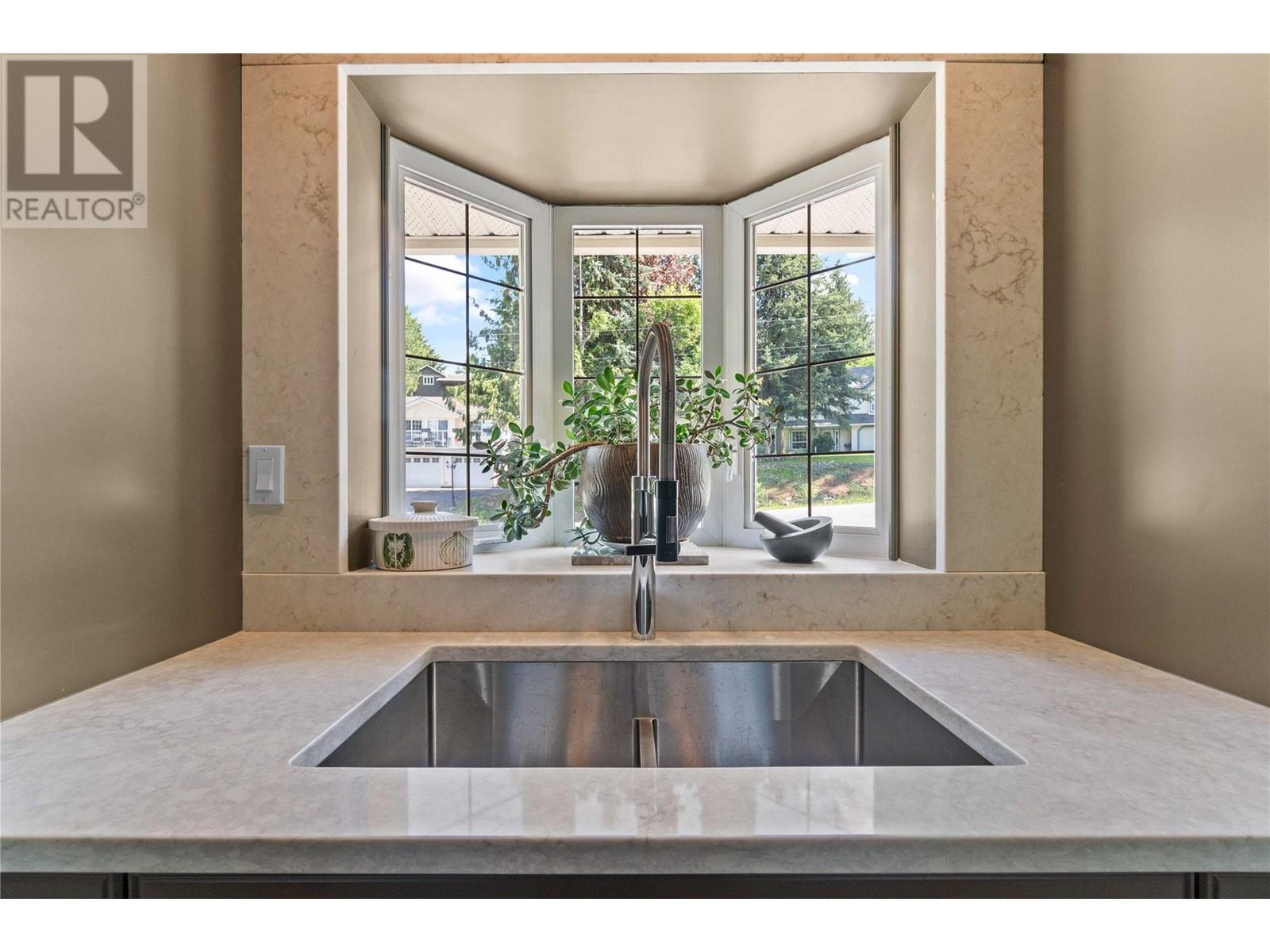 2449 Waverly Place, Blind Bay, British Columbia  V0E 1H2 - Photo 8 - 10346920