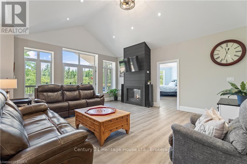 115 Old Rainy Lake Road, Mcmurrich/monteith, Ontario  P0A 1Y0 - Photo 13 - X12138103