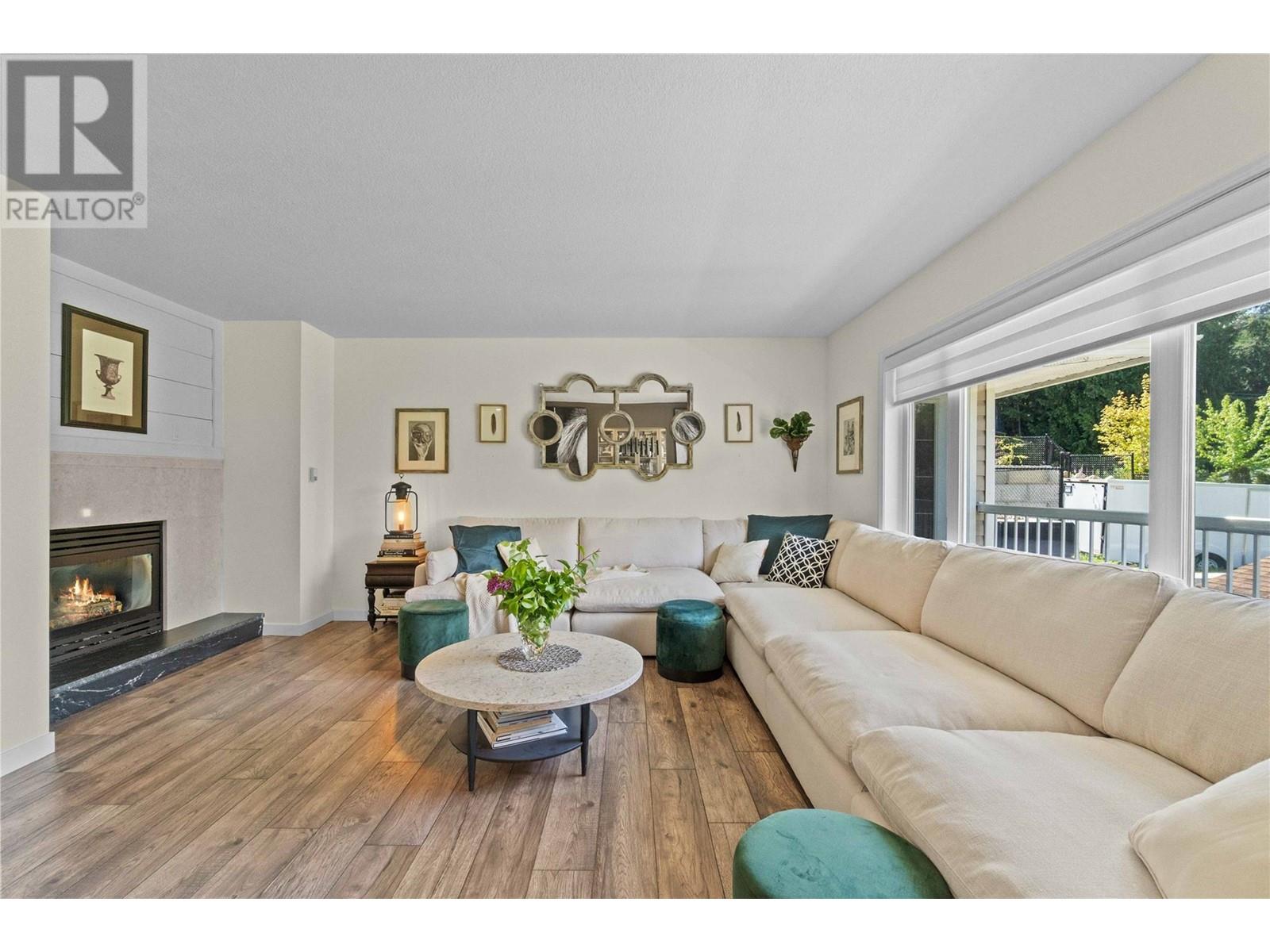 Property at 2449 Waverly Place image 2