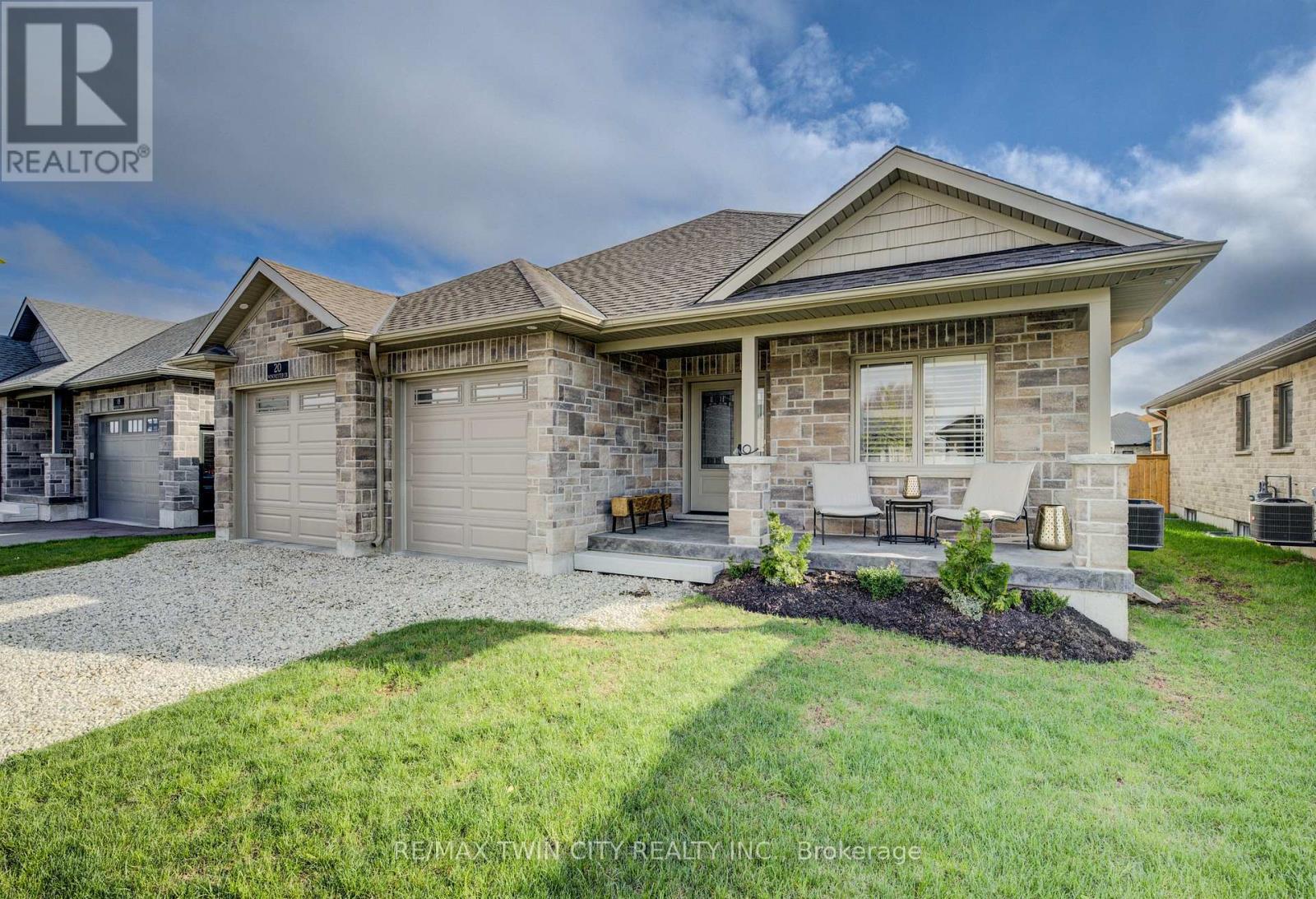 20 Winchester Crescent, North Perth, Ontario  N4W 0J8 - Photo 2 - X11997899
