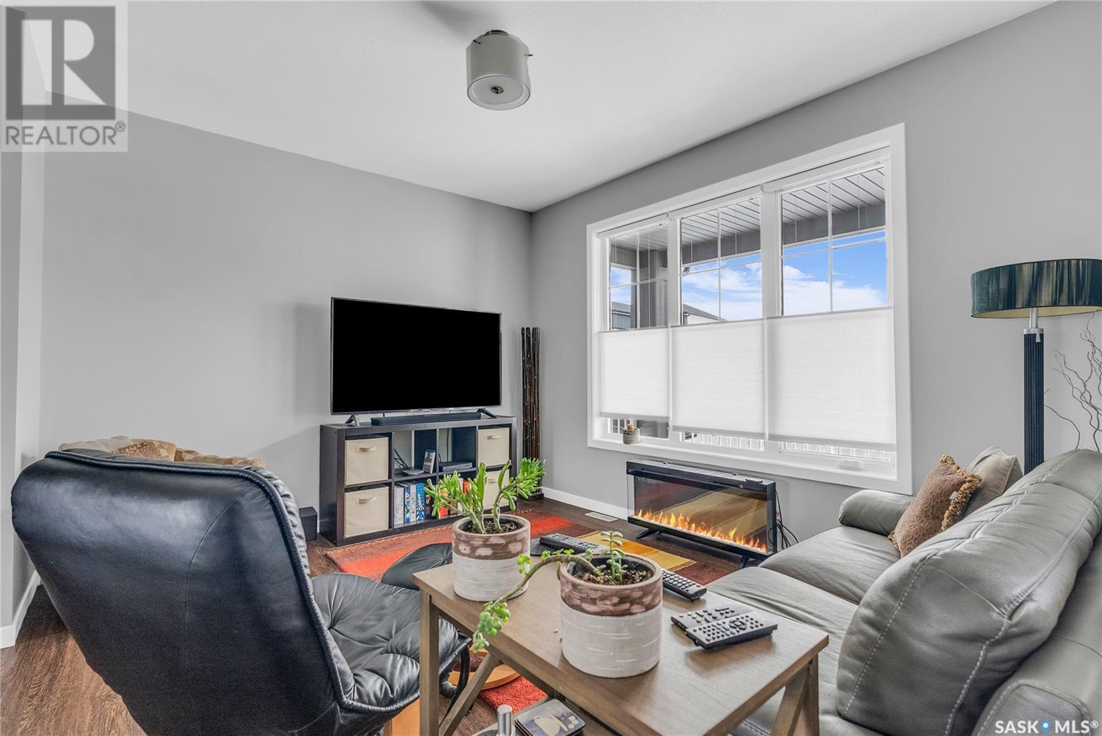Property at 127 Newton WAY image 4