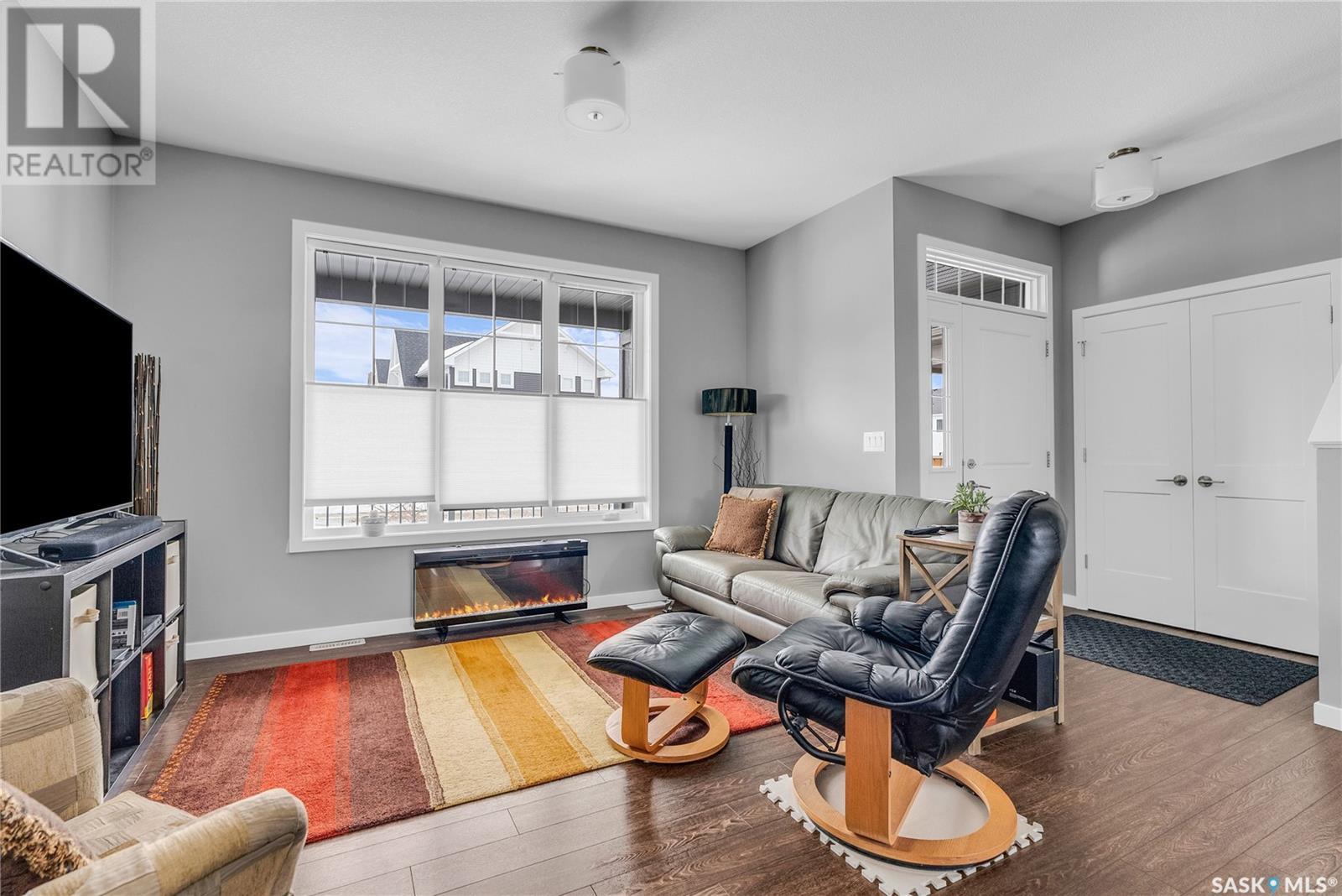 Property at 127 Newton WAY image 3