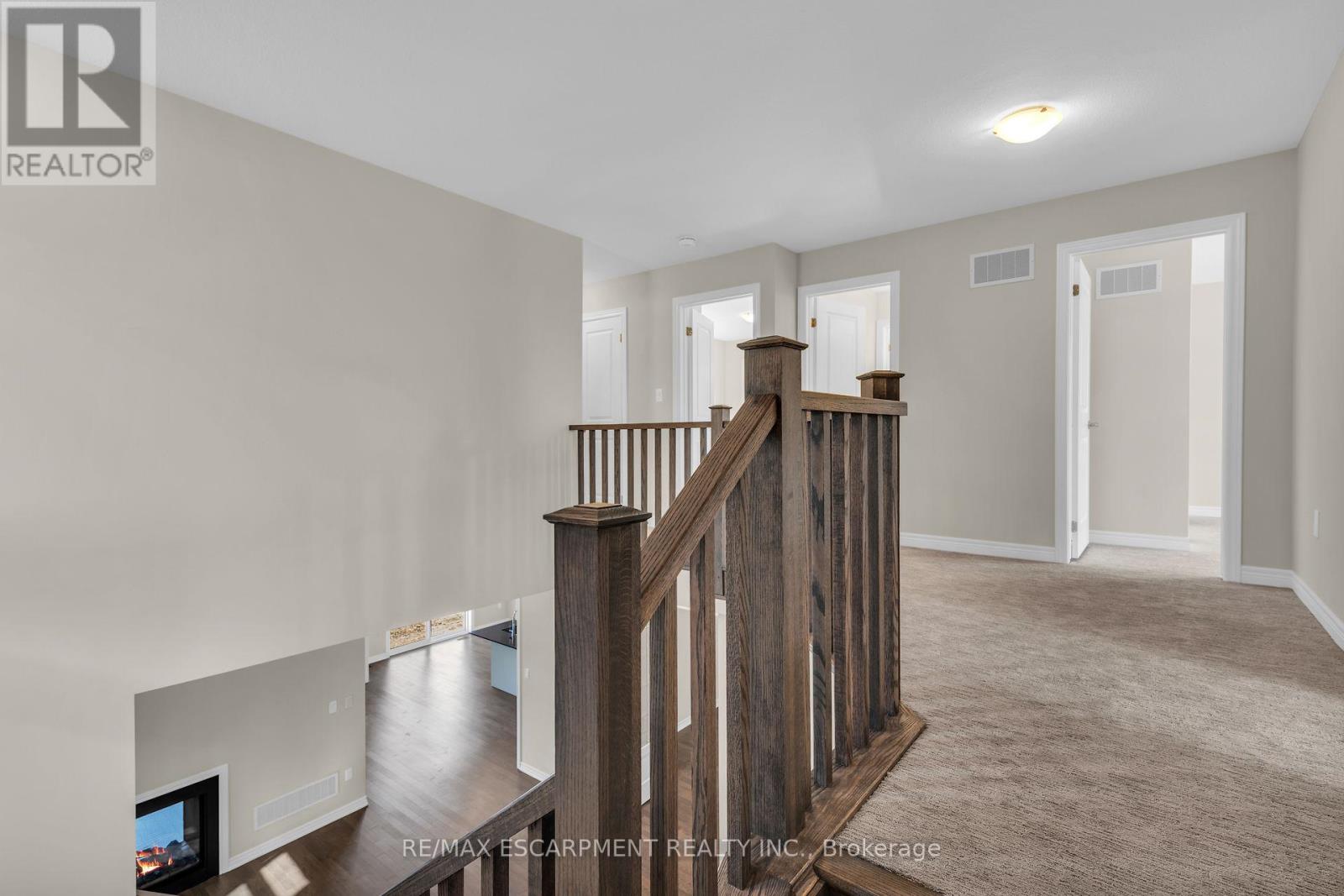 67 Starfire Crescent, Hamilton, Ontario  L8E 0K8 - Photo 26 - X12137863
