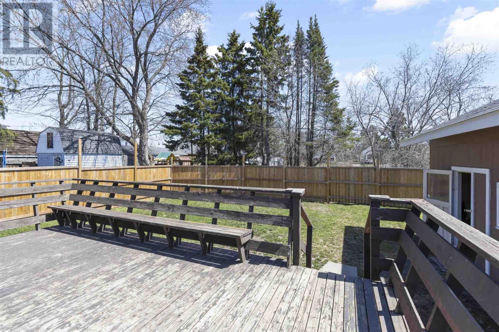 46 Elmwood Ave, Sault Ste. Marie, Ontario  P6B 4V8 - Photo 5 - SM251021
