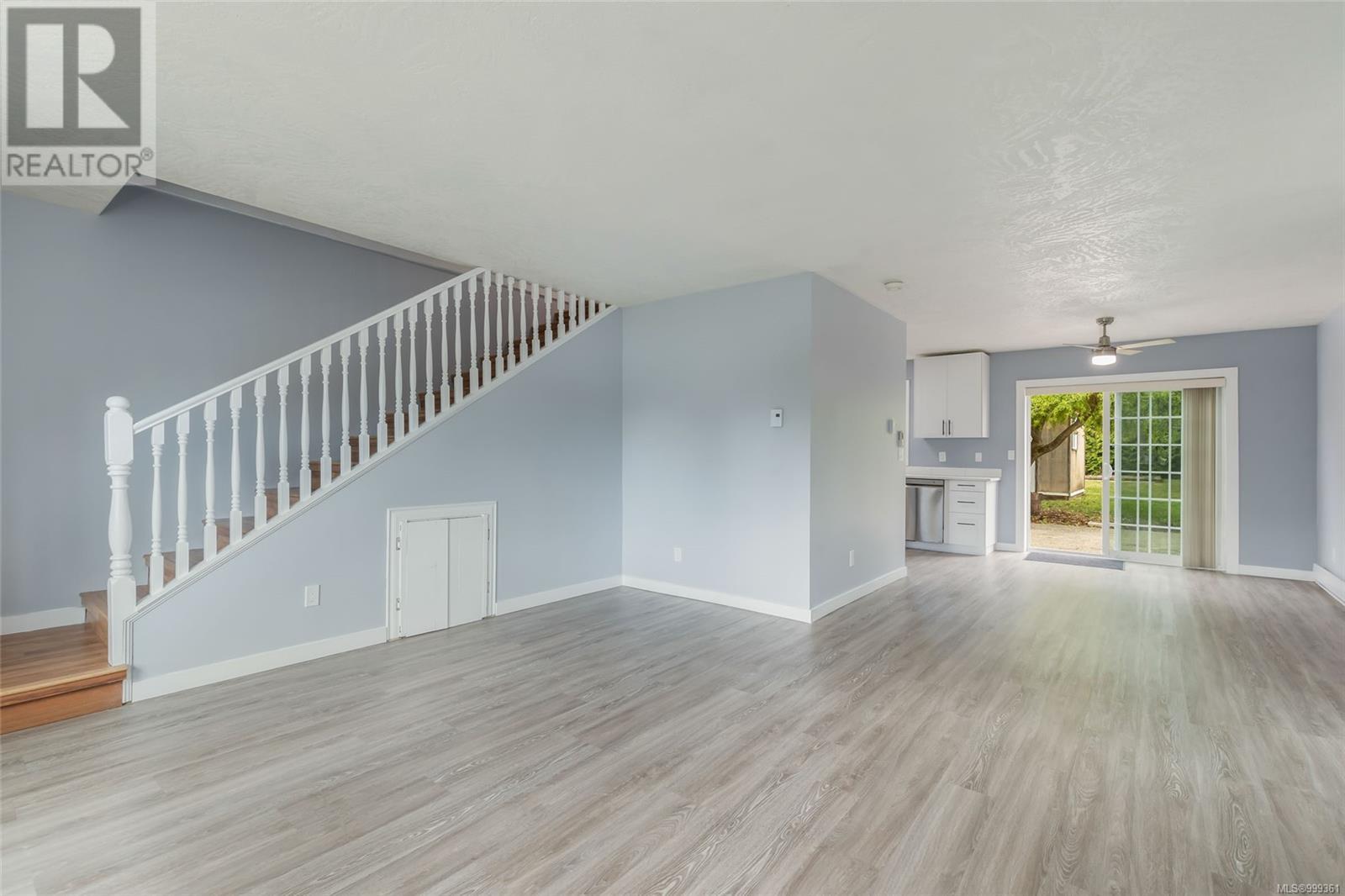 2700 Claude Rd, Langford, British Columbia  V6B 3T6 - Photo 3 - 999361