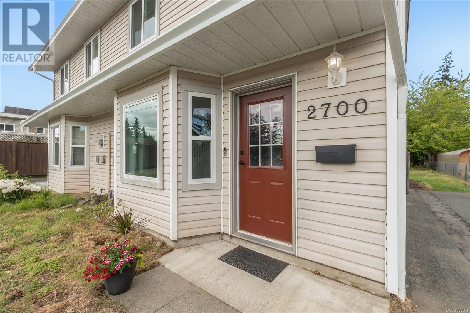2700 Claude Rd, Langford, British Columbia  V6B 3T6 - Photo 2 - 999361