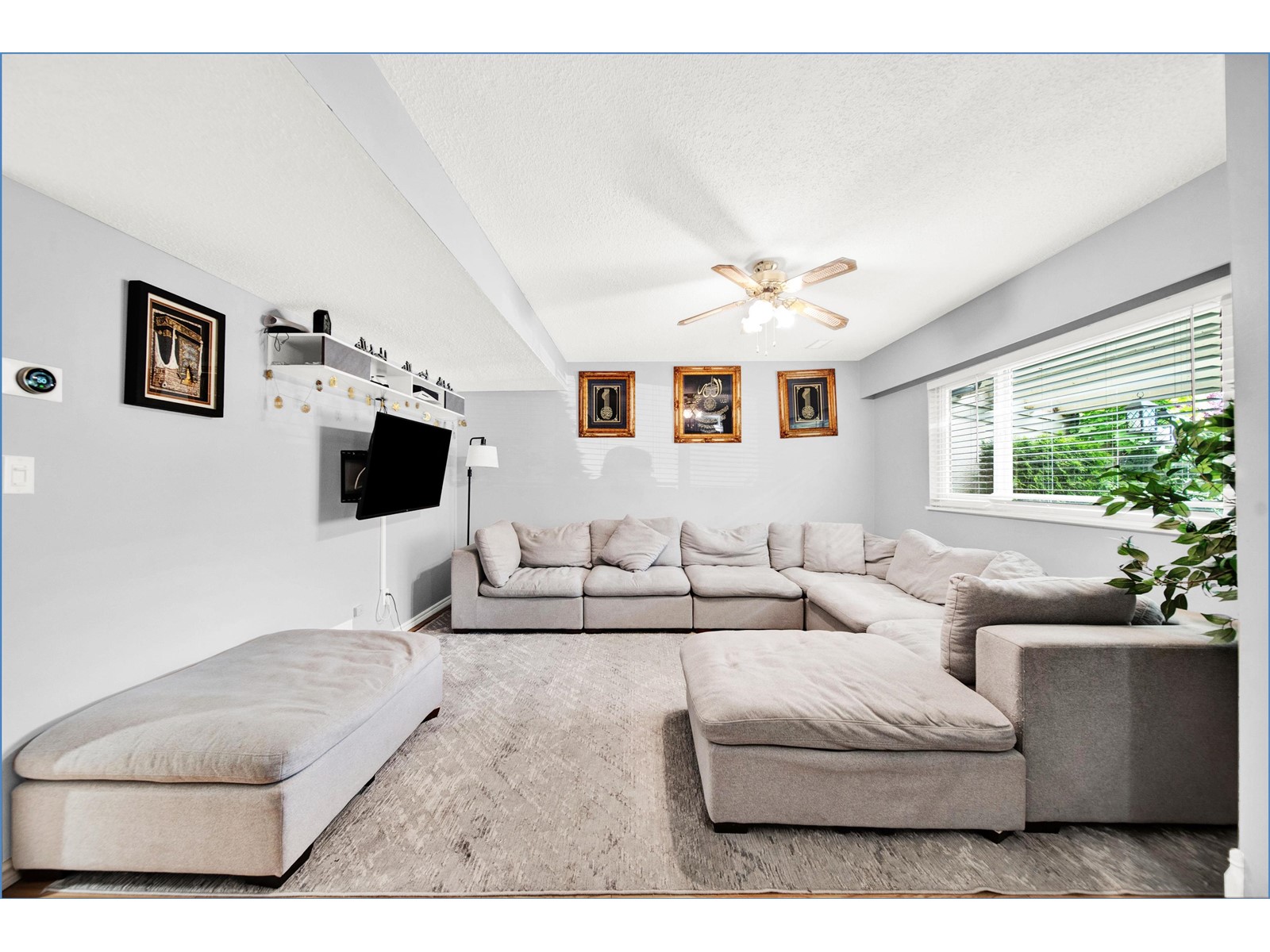 Property at 59 5211 204 STREET image 3
