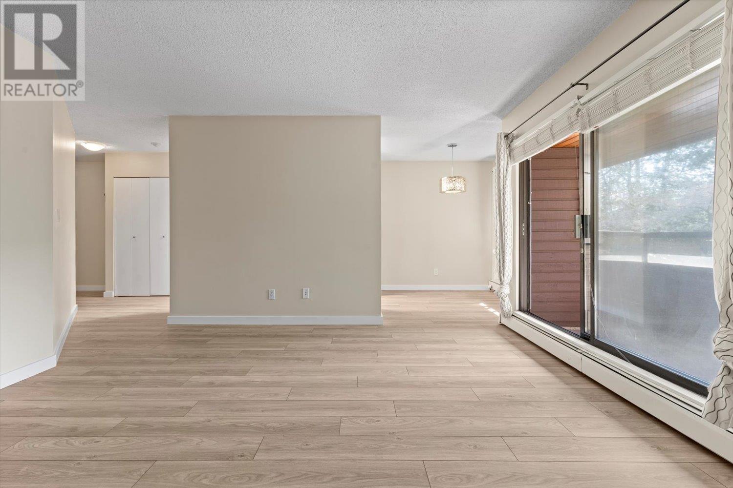 303 1177 Howie Avenue, Coquitlam, British Columbia  V3J 1T9 - Photo 6 - R2992110