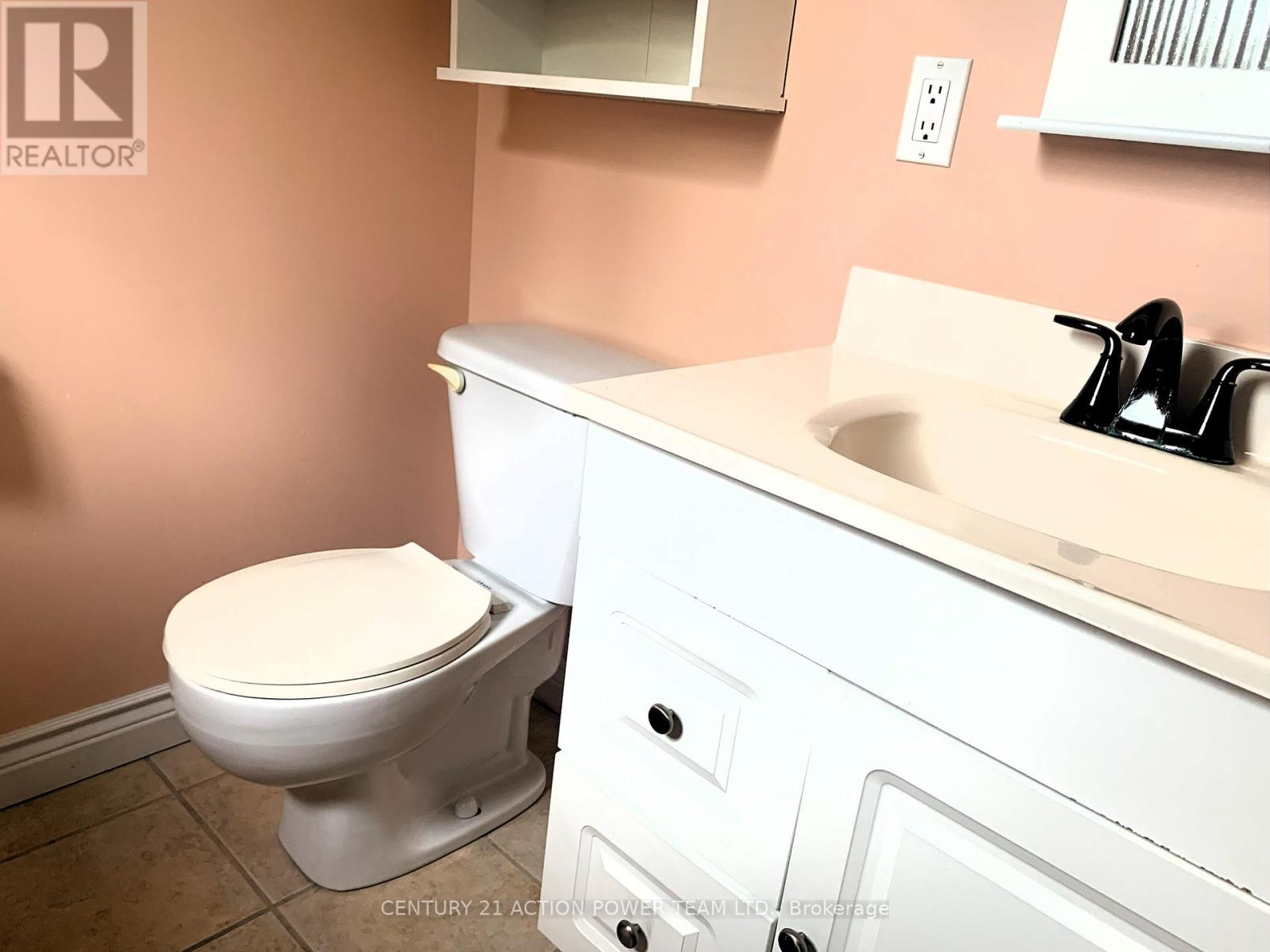 10071 Mcintyre Road, North Dundas, Ontario  K0E 1S0 - Photo 15 - X12138393