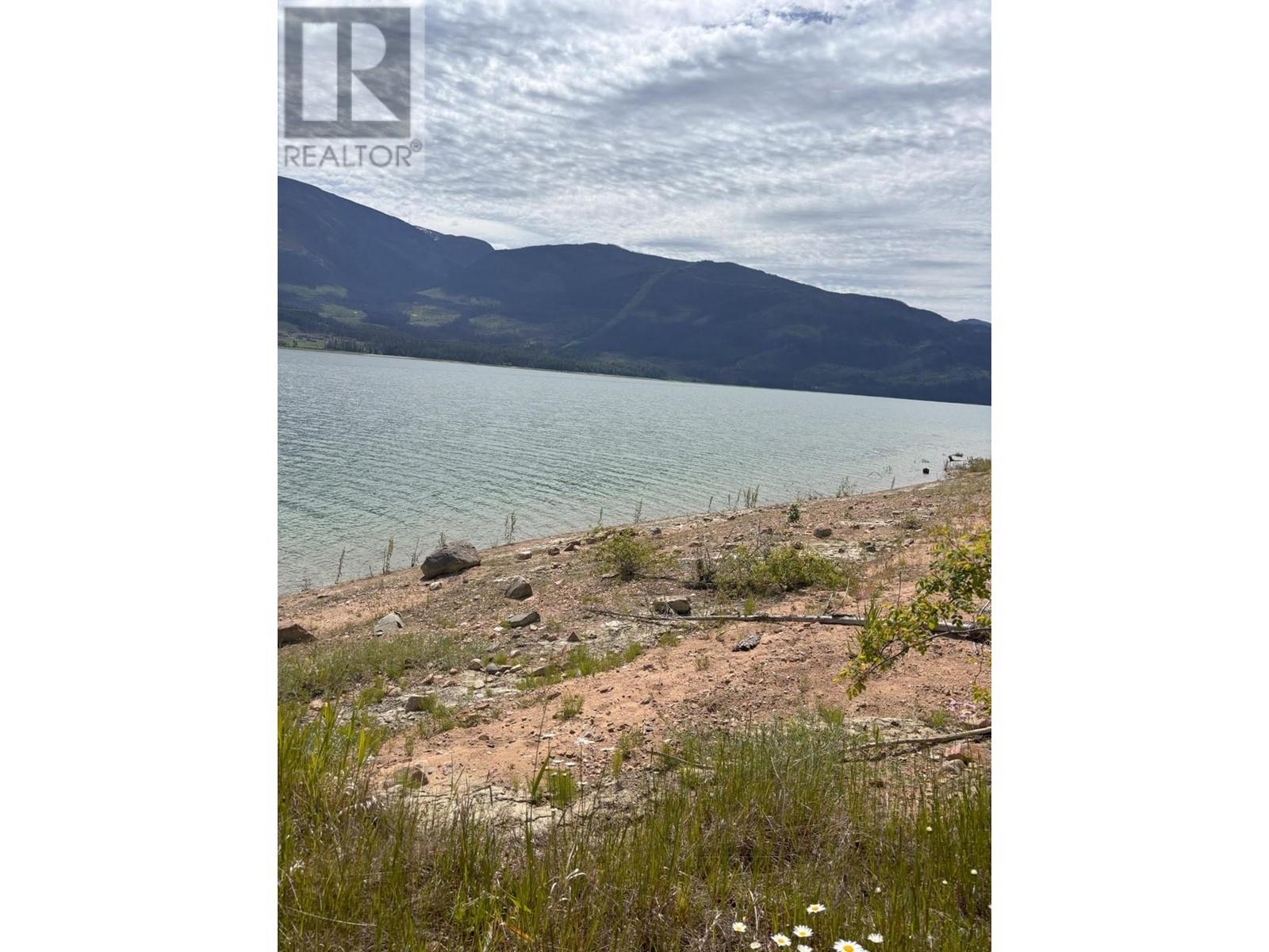 8182 Lower Inonoaklin Road, Edgewood, British Columbia  V0G 1J0 - Photo 9 - 10347003