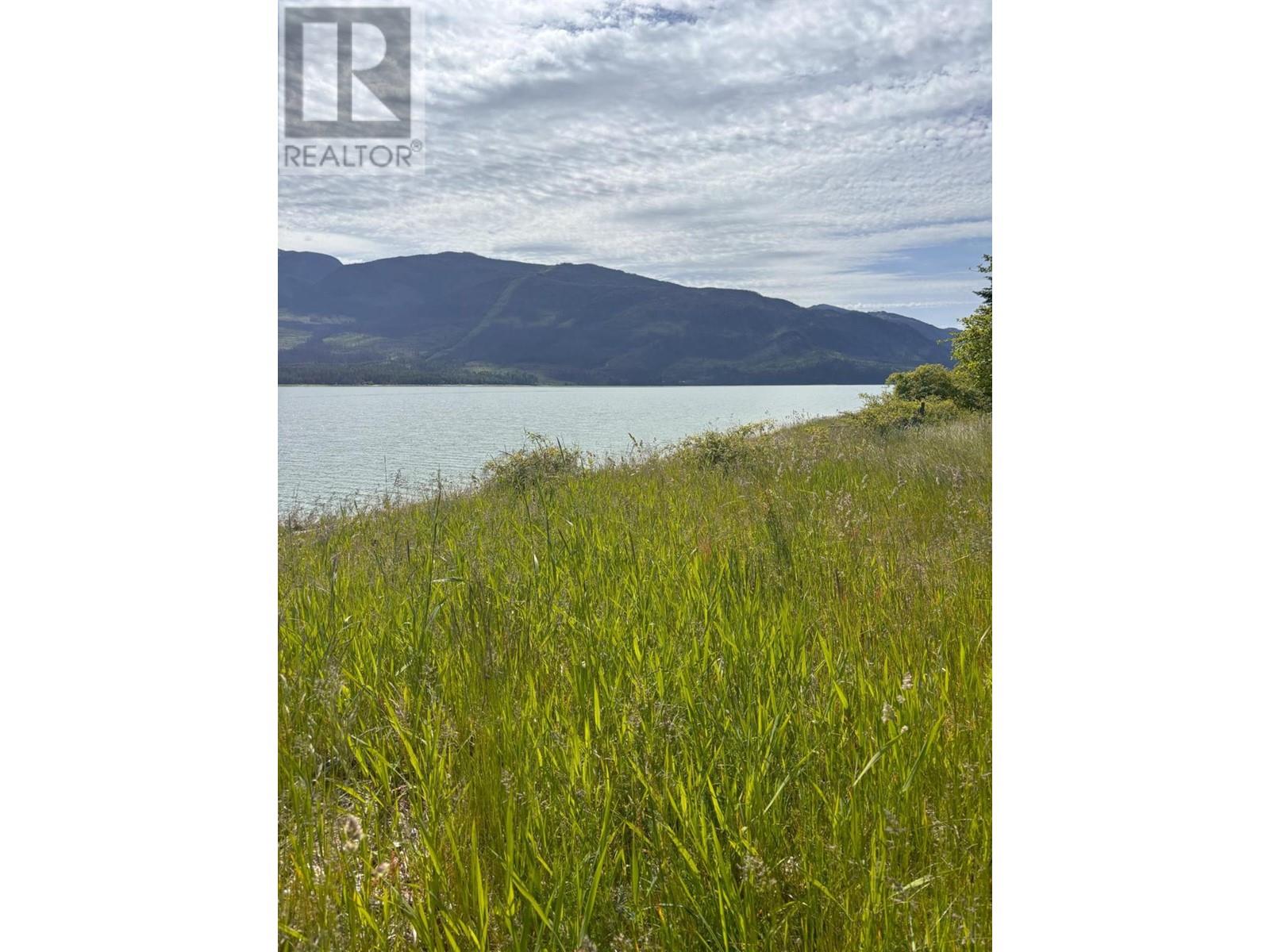 8182 Lower Inonoaklin Road, Edgewood, British Columbia  V0G 1J0 - Photo 7 - 10347003