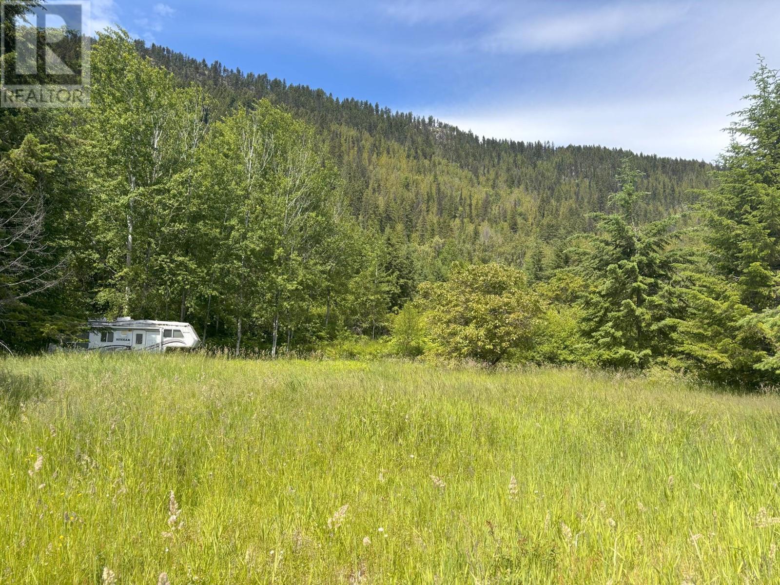 8182 Lower Inonoaklin Road, Edgewood, British Columbia  V0G 1J0 - Photo 8 - 10347003