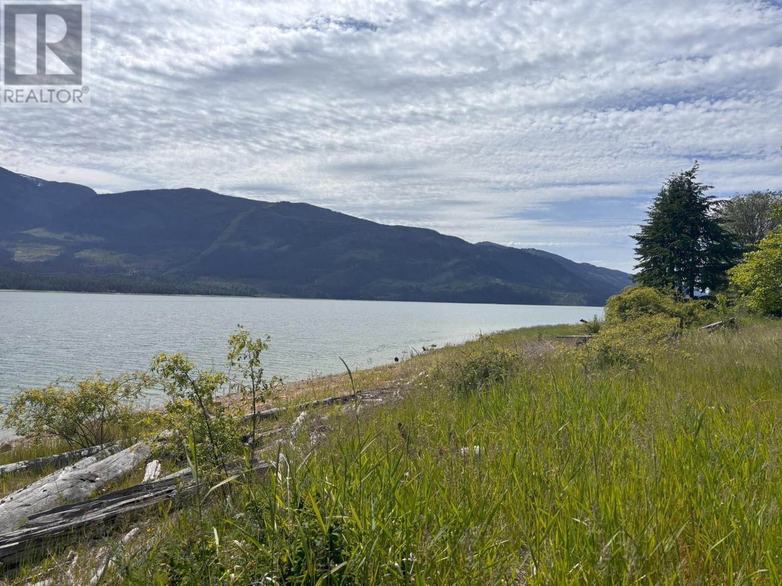 8182 Lower Inonoaklin Road, Edgewood, British Columbia  V0G 1J0 - Photo 4 - 10347003