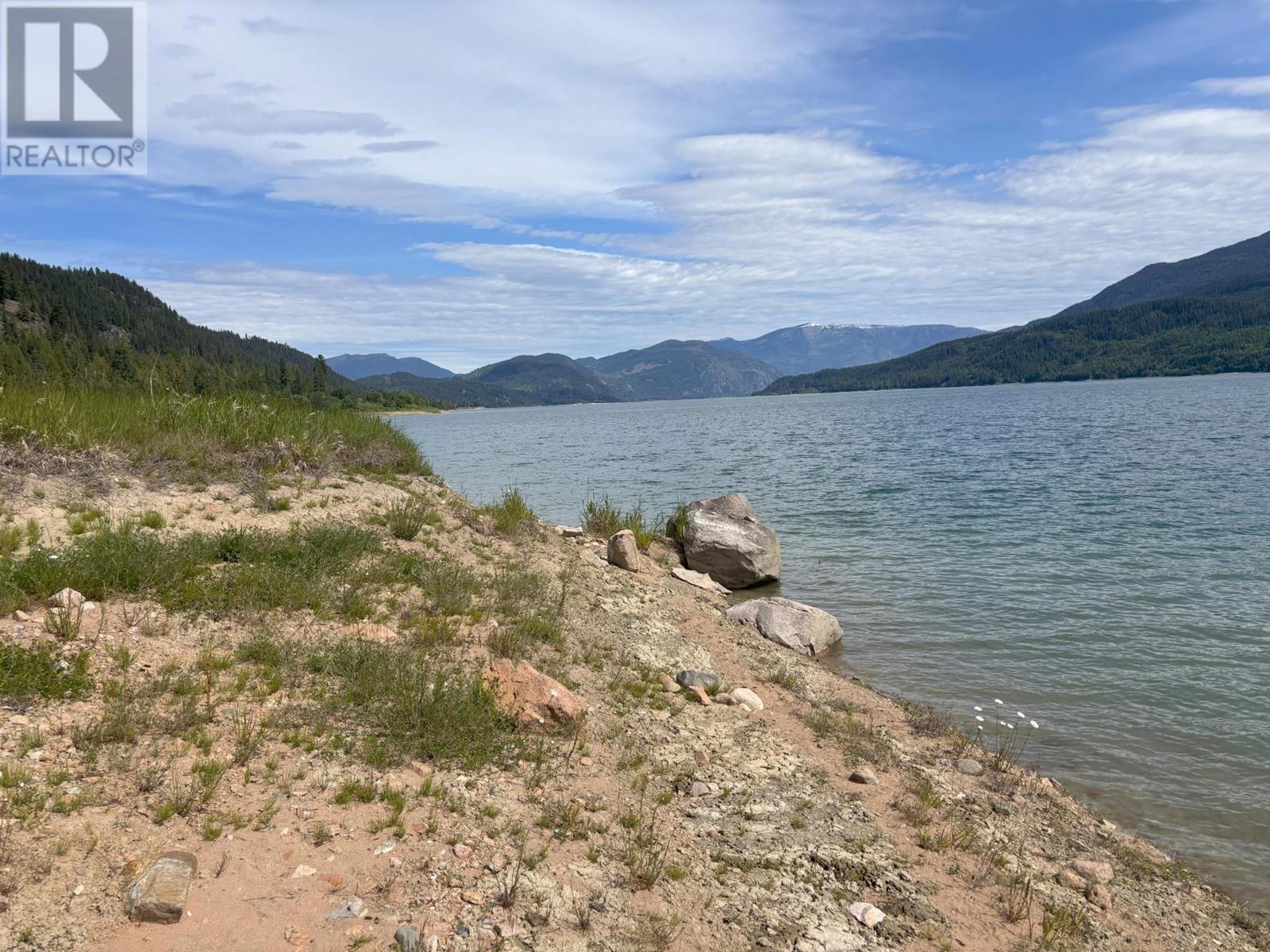 8182 Lower Inonoaklin Road, Edgewood, British Columbia  V0G 1J0 - Photo 11 - 10347003