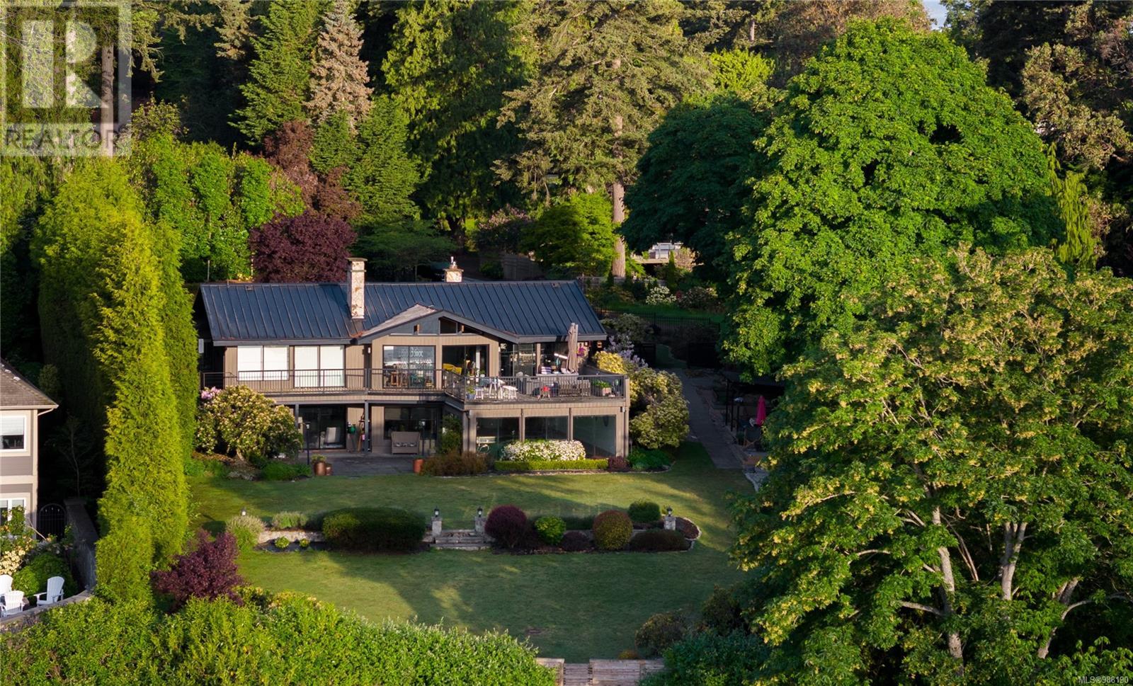 Property at 2220 Arbutus Rd image 5