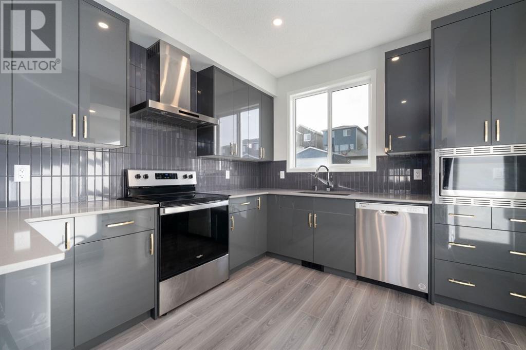 Property at 218 Edith Road NW image 3