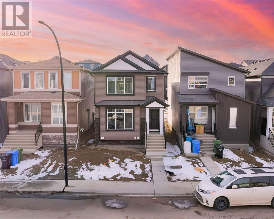 Property at 218 Edith Road NW image 1