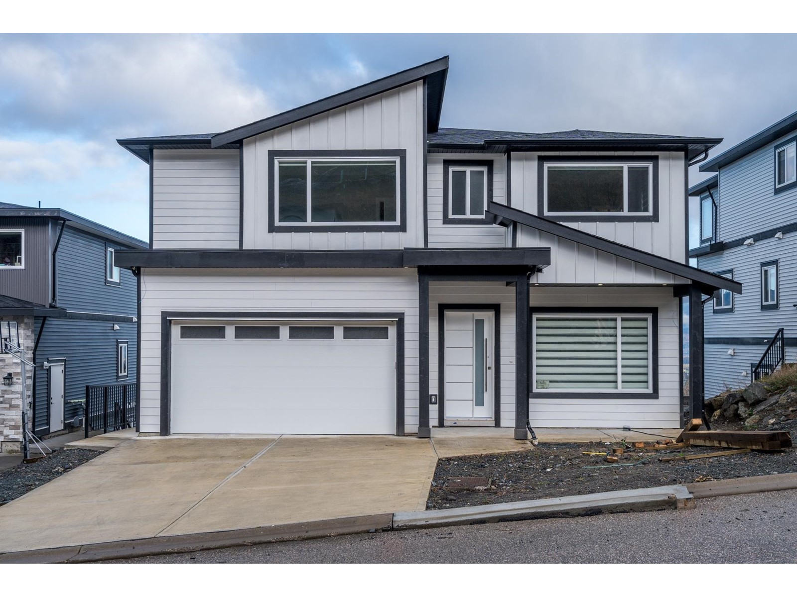Property at 51097 FARMERS WAY image 1