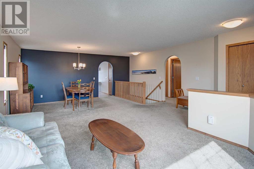 612 Stonegate Road Nw, Airdrie, Alberta  T4B 3A2 - Photo 8 - A2216054
