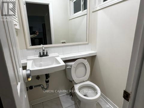 33 - 10 Esterbrooke Avenue, Toronto, Ontario  M2J 2C2 - Photo 3 - C12138266
