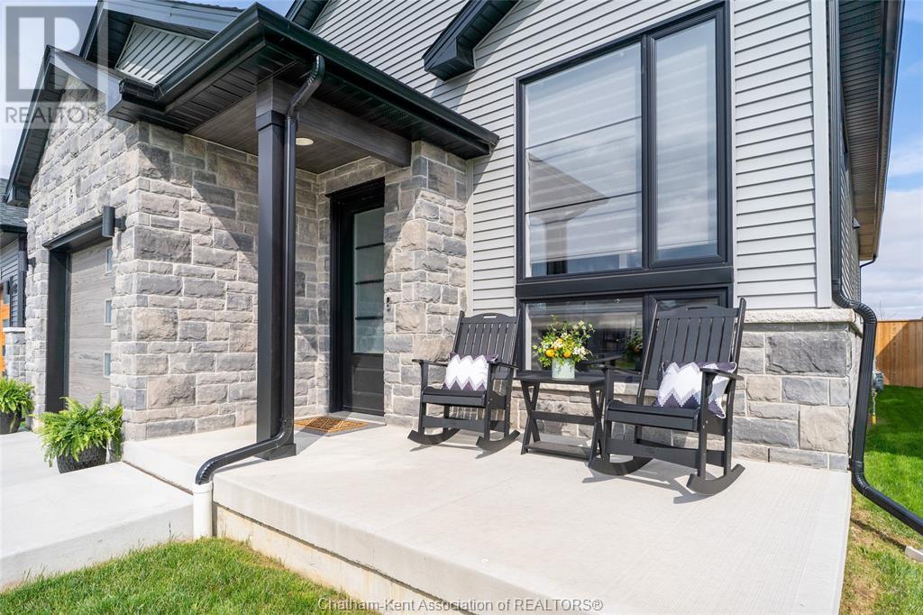 Property at 17 Baffin WAY image 2