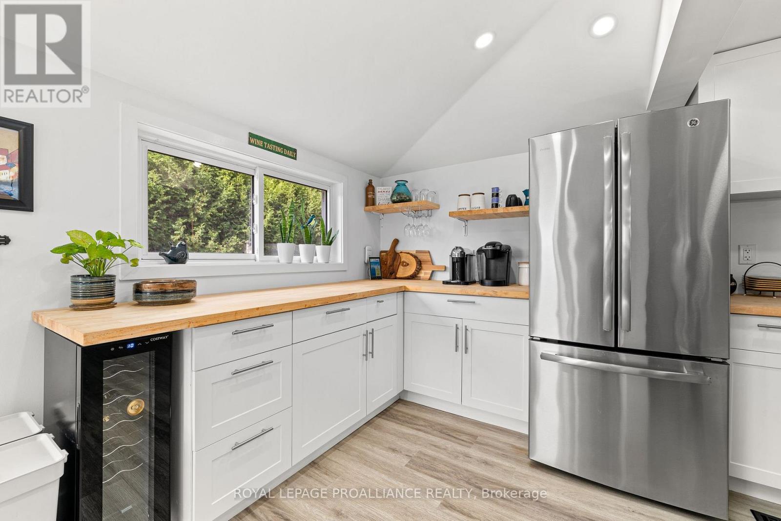 3191 County Rd 10, Prince Edward County, Ontario  K0K 2P0 - Photo 11 - X12138550
