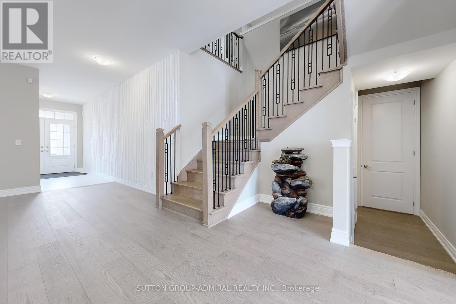 99 Kingknoll Crescent, Georgina (Keswick South), Ontario  L6Y 3E7 - Photo 16 - N12138172