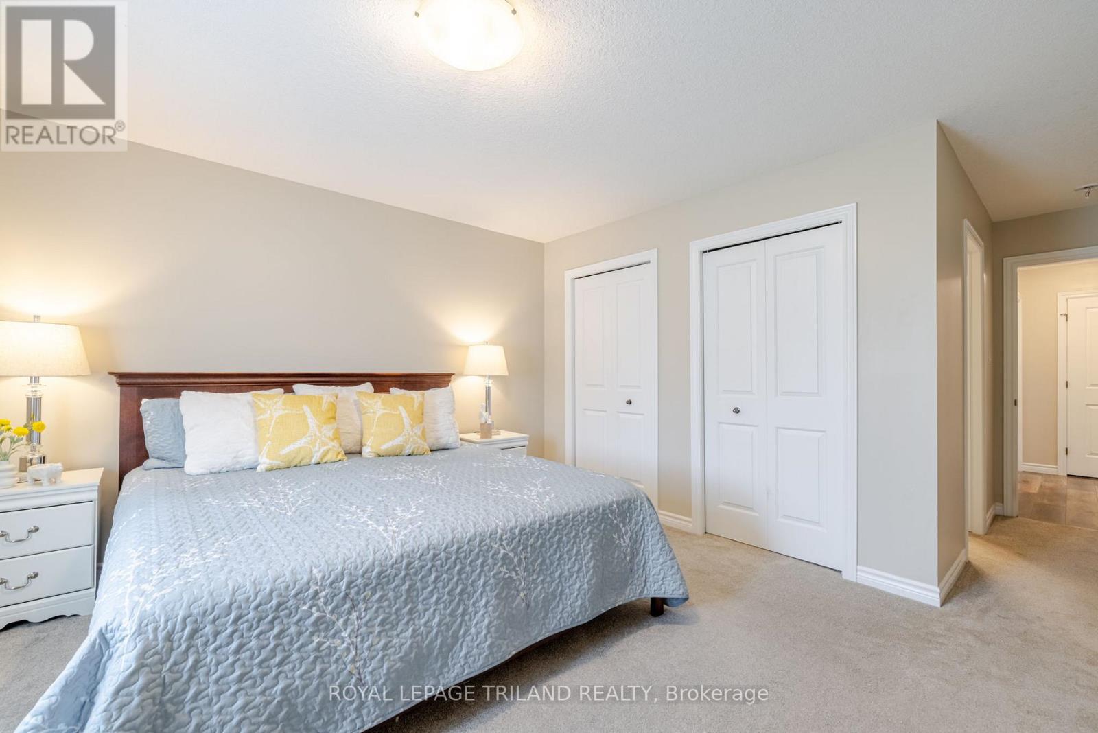 15 Shawns Trail, Thames Centre, Ontario  N0M 2P0 - Photo 14 - X12138542
