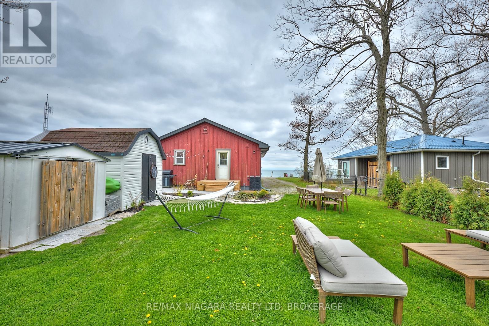 2401 Lakeshore Road, Haldimand (Dunnville), Ontario  N1A 2W8 - Photo 25 - X12138164