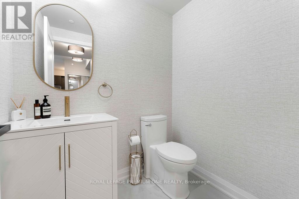 511 - 9000 Jane Street, Vaughan, Ontario  L4K 0M6 - Photo 10 - N12138367
