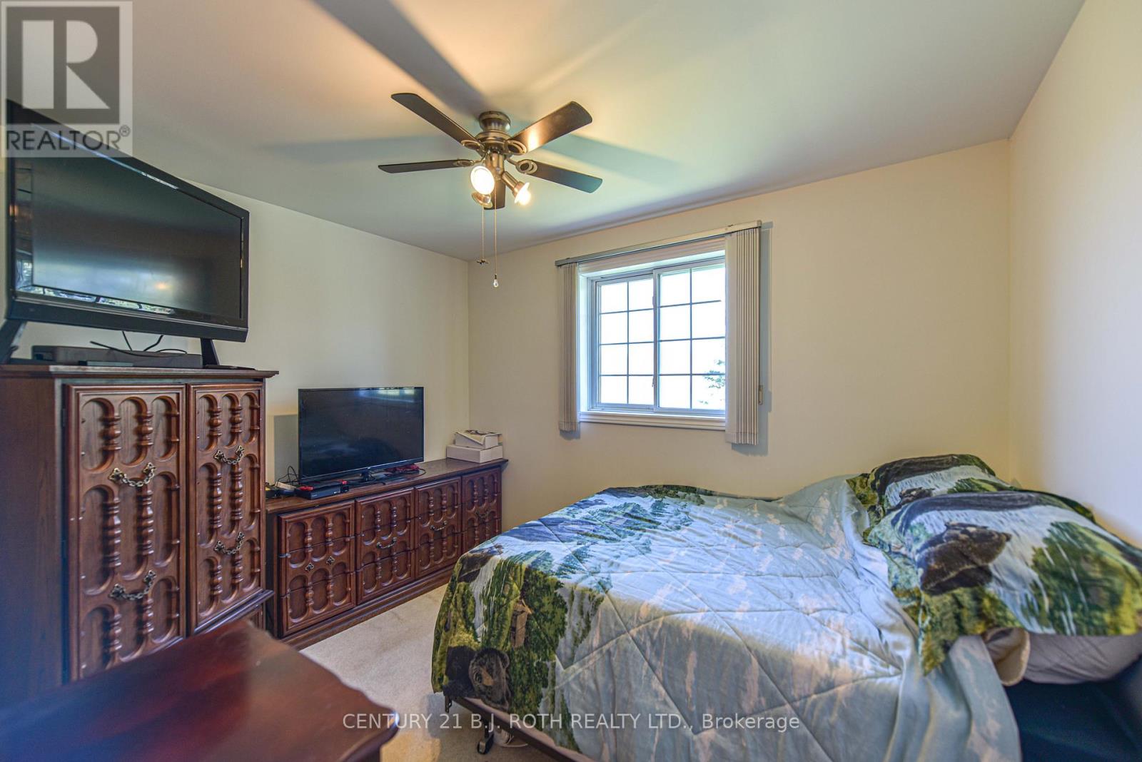 123 Wellington Street, Ramara (Atherley), Ontario  L3V 3C3 - Photo 14 - S12138158
