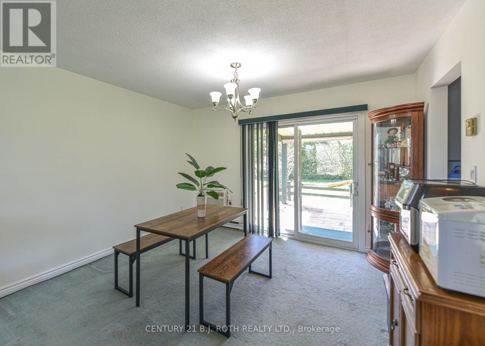 123 Wellington Street, Ramara (Atherley), Ontario  L3V 3C3 - Photo 6 - S12138158