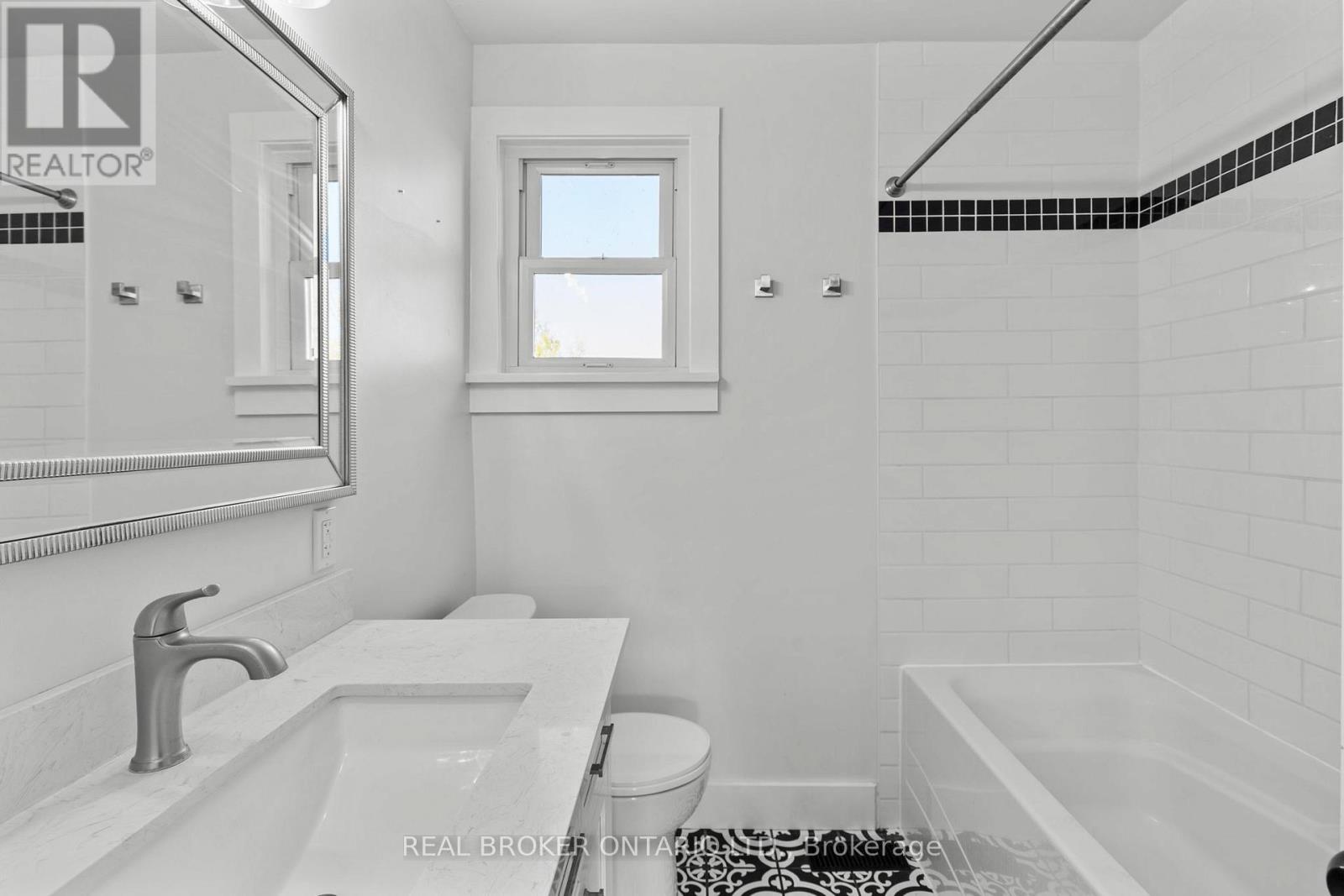 42 Charles Road, Orillia, Ontario  L3V 3H4 - Photo 10 - S12138285