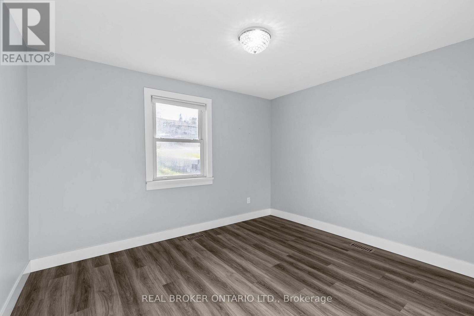42 Charles Road, Orillia, Ontario  L3V 3H4 - Photo 12 - S12138285