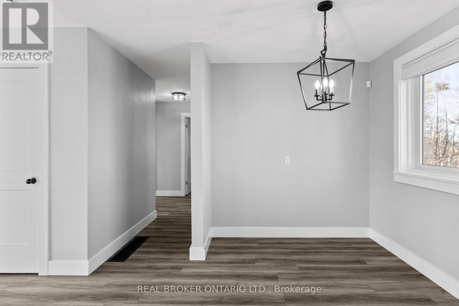 42 Charles Road, Orillia, Ontario  L3V 3H4 - Photo 8 - S12138285