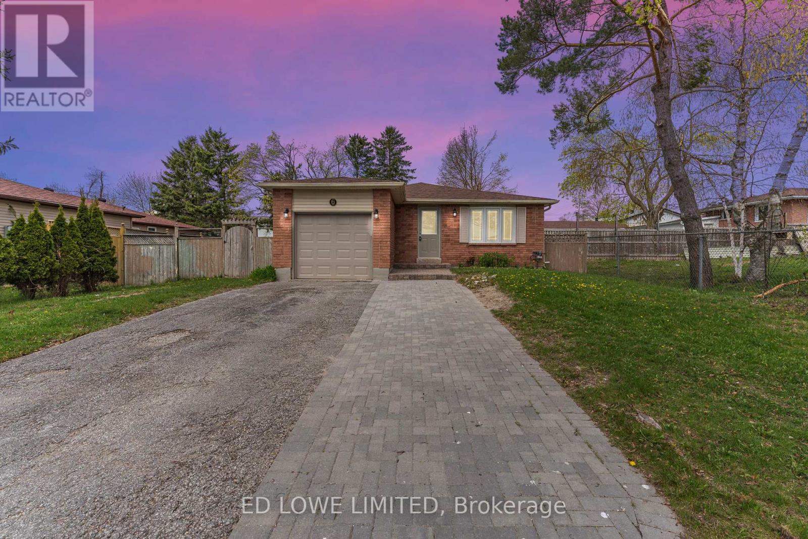 6 ARGYLE ROAD, Barrie, Ontario