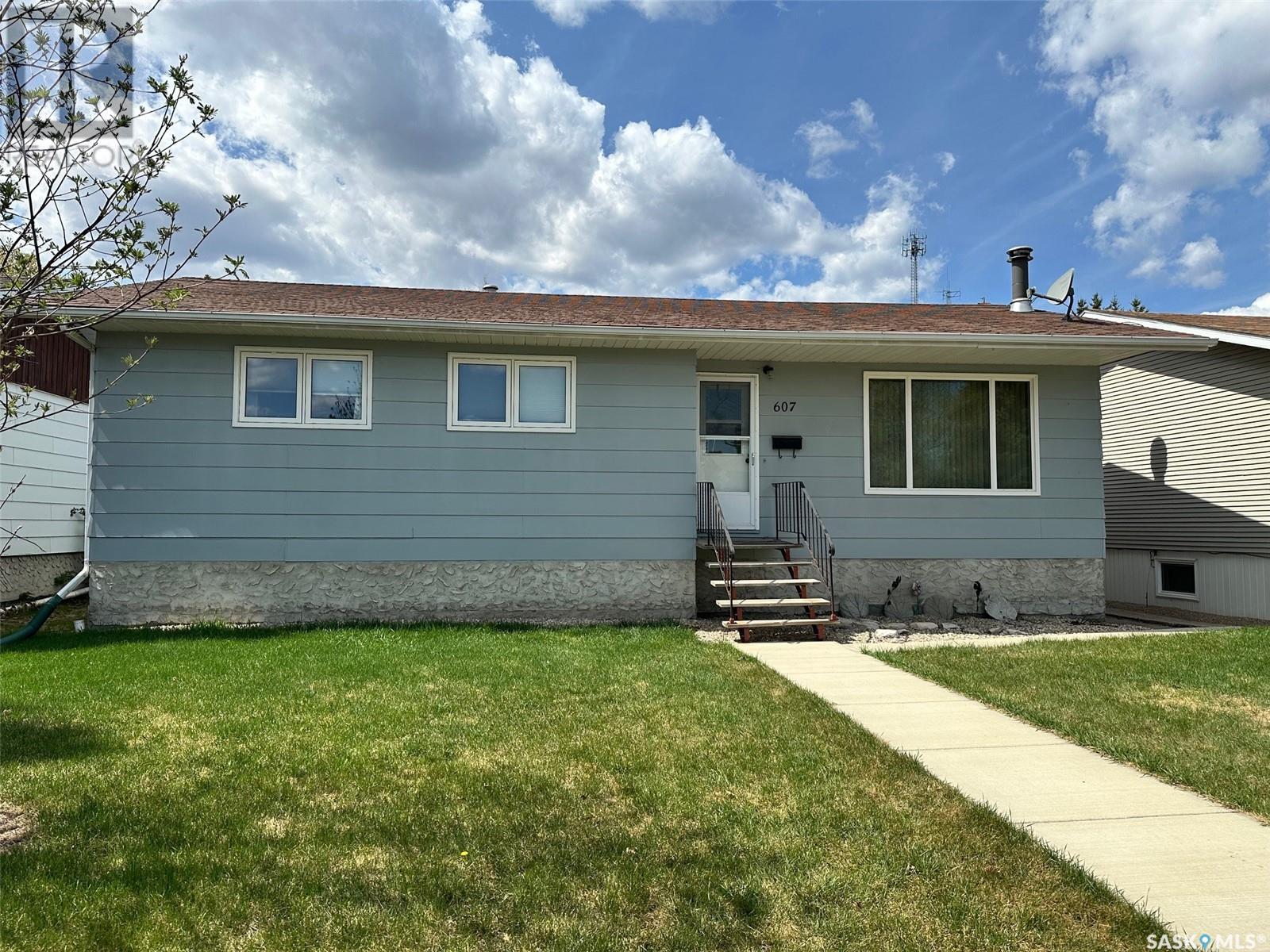 607 Main STREET, hudson bay, Saskatchewan