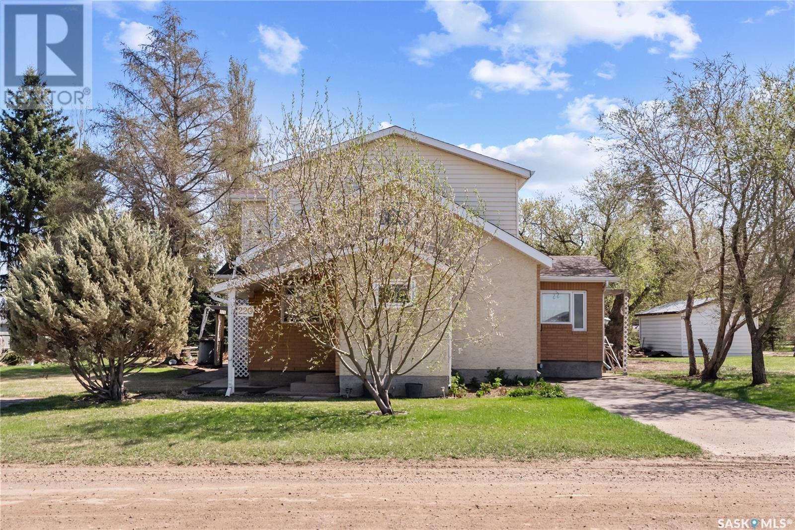 220 W 1st Street, Meota, Saskatchewan  S0M 1X0 - Photo 2 - SK005338